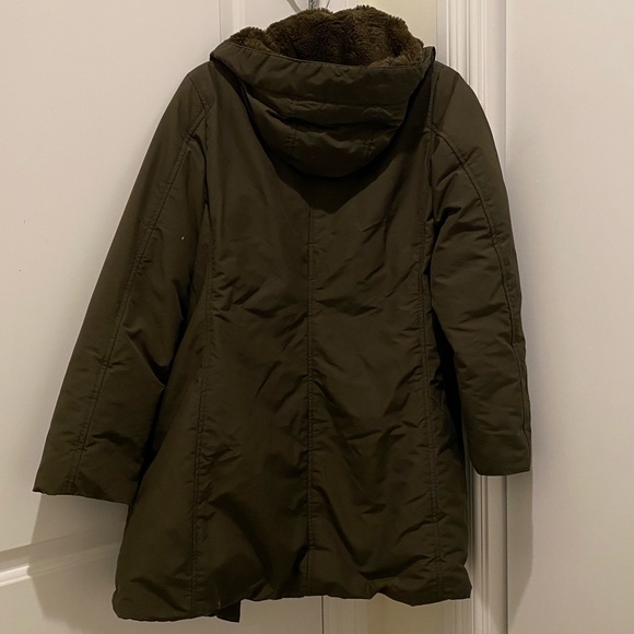 Uniqlo Hybrid Ultra Warm Down Short Jacket/Coat with Adjustable Waist - Picture 3 of 9